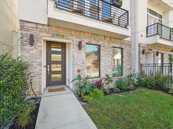 5703 Larkin Street C, Houston TX 77007