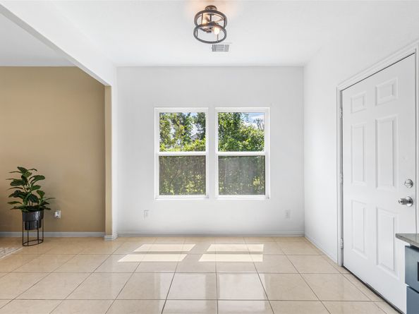8717 Peachtree Street, Houston TX 77016