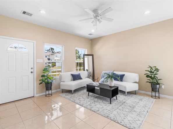 8717 Peachtree Street, Houston TX 77016