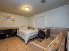 6009 Crane Street, Houston TX 77026