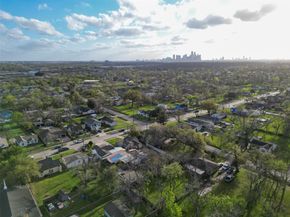 6009 Crane Street, Houston TX 77026