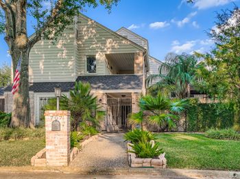 707 Queensmill Court