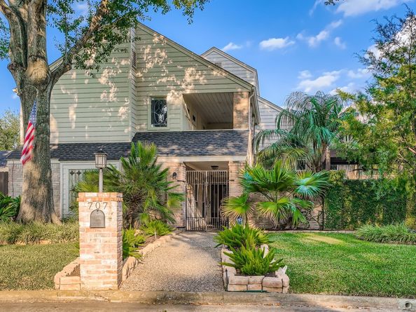 707 Queensmill Court, Houston TX 77079