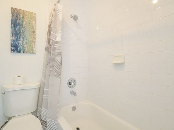 9850 Pagewood Lane 1403, Houston TX 77042