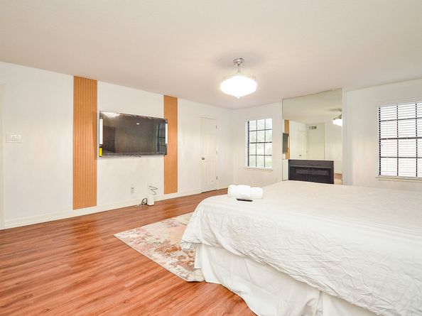 9850 Pagewood Lane 1403, Houston TX 77042