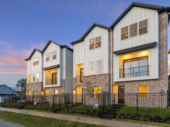 137 Eastwood Street, Houston TX 77011