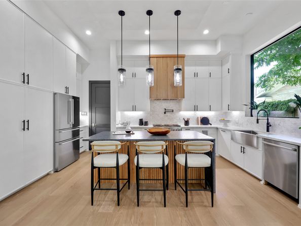 1242 Peden Street, Houston TX 77006