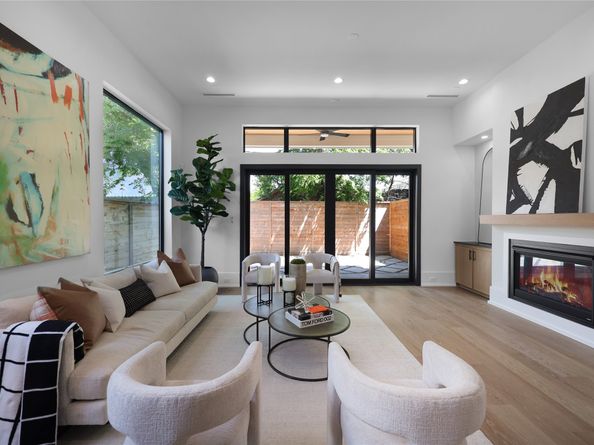 1242 Peden Street, Houston TX 77006