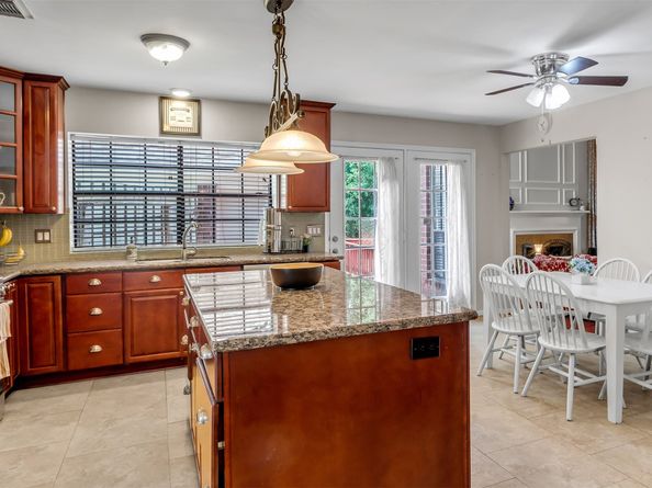 15 Nightwind Place, The Woodlands TX 77381