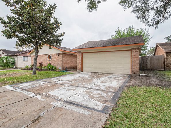 819 Seamaster Drive, Houston TX 77062