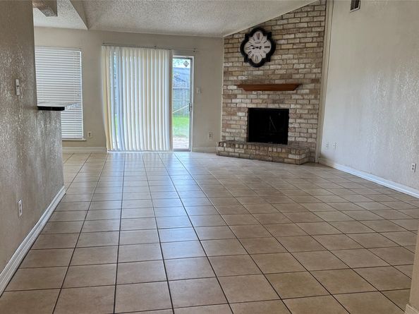 10942 Dunvegan Way, Houston TX 77013