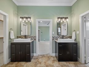 5610 Kiam Street B, Houston TX 77007