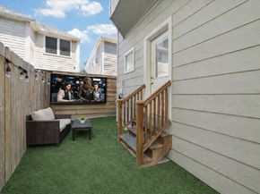 5610 Kiam Street B, Houston TX 77007