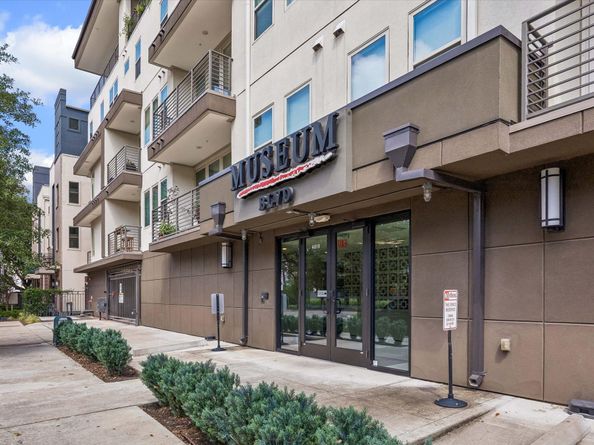 4819 Caroline Street 104, Houston TX 77004