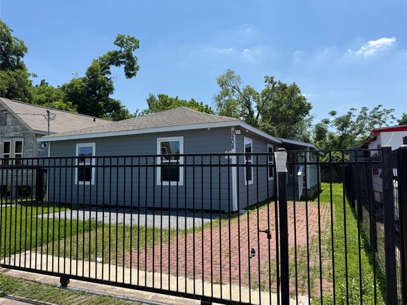3208 Holman Street, Houston TX 77004