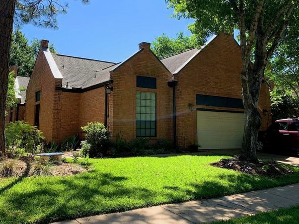 1142 Misty Lake Drive, Sugar Land TX 77498