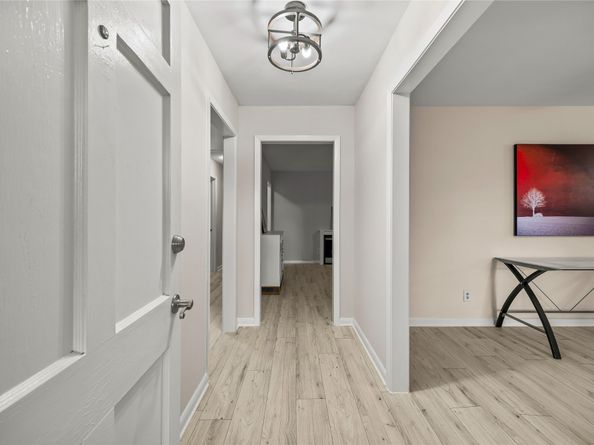 1607 Buescher Drive, Houston TX 77043