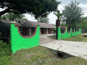 255 Mcfarland Road, Houston TX 77060