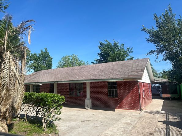 255 Mcfarland Road, Houston TX 77060