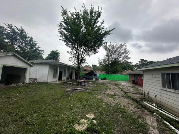 255 Mcfarland Road, Houston TX 77060