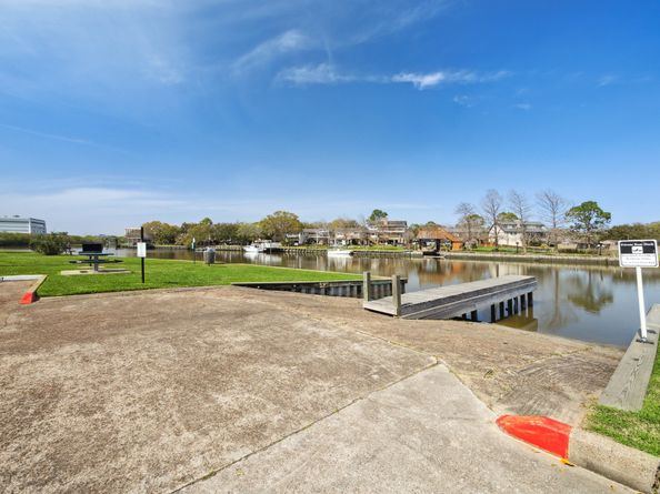 18515 Egret Bay Boulevard 808, Webster TX 77058