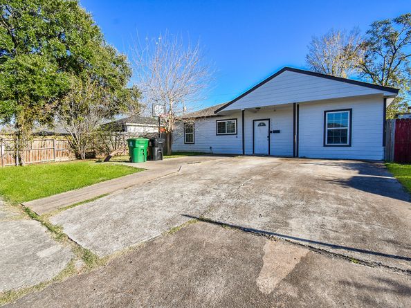 1107 Christine Street, Houston TX 77017