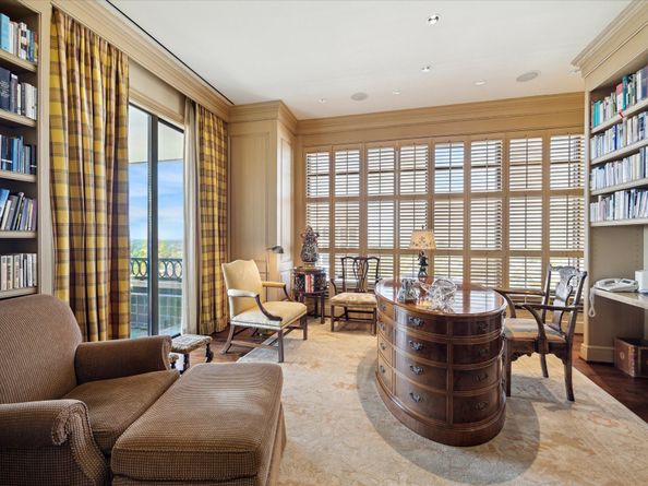 2121 Kirby Drive 12N, Houston TX 77019