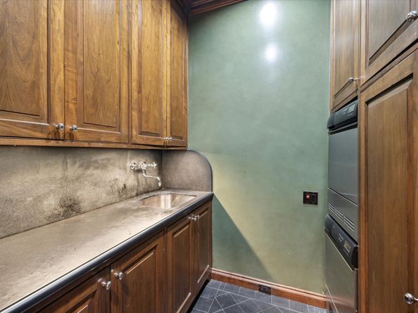 2121 Kirby Drive 12N, Houston TX 77019