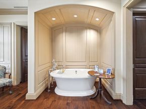 2121 Kirby Drive 12N, Houston TX 77019