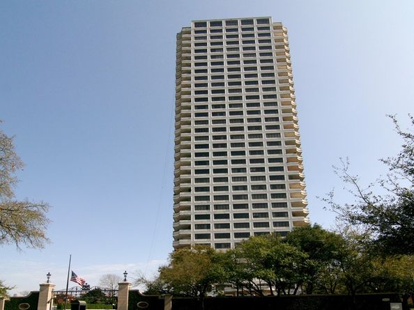2121 Kirby Drive 12N, Houston TX 77019