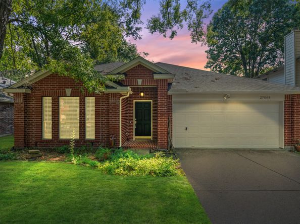 27088 Crown Chase Drive, Kingwood TX 77339