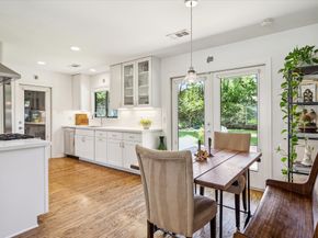 2402 Bron Holly, Houston TX 77018