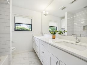 2402 Bron Holly, Houston TX 77018