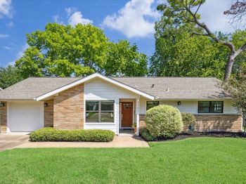 2402 Bron Holly