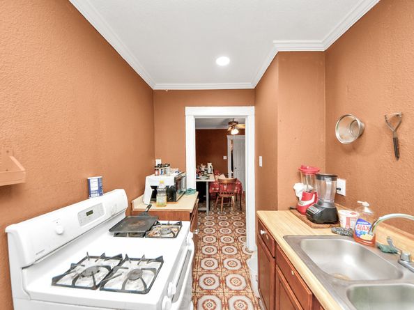 311 N Cesar Chavez Boulevard, Houston TX 77011
