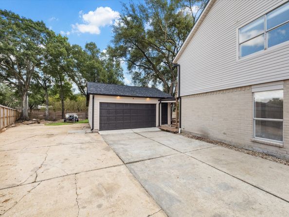 15007 Pleasant Valley Road, Houston TX 77062