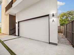 5522 Kiam Street A, Houston TX 77007