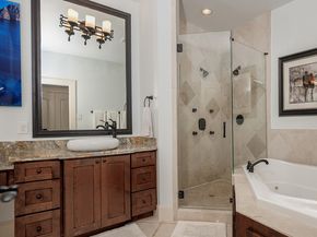 1215 W Bell Street, Houston TX 77019