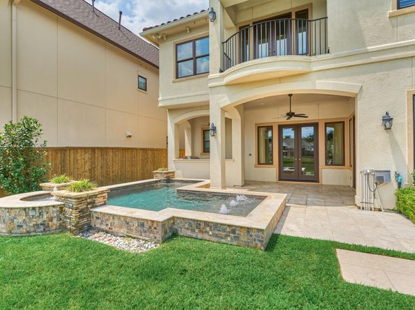14 Regent Square, The Woodlands TX 77381