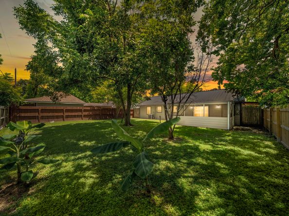 319 Arvana Street, Houston TX 77034