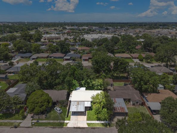 319 Arvana Street, Houston TX 77034