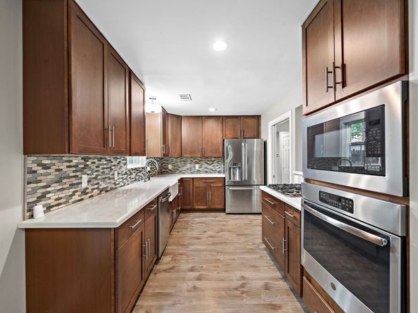 319 Arvana Street, Houston TX 77034