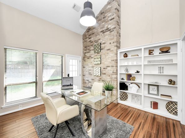 7731 Club Lake Drive, Houston TX 77095