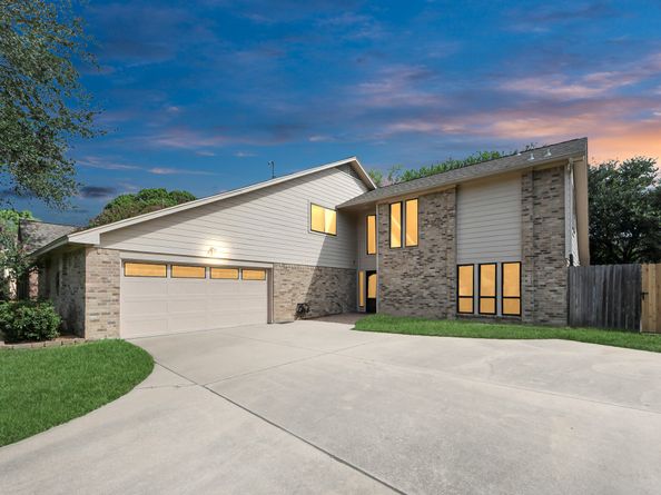 7731 Club Lake Drive, Houston TX 77095