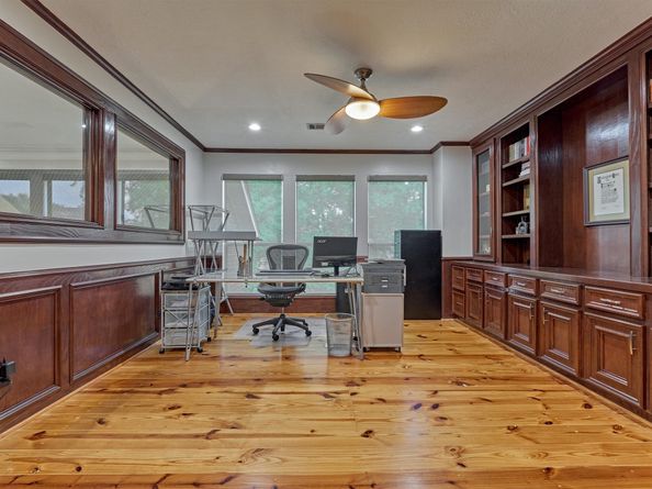 24622 W Kingscrest Circle, Spring TX 77389