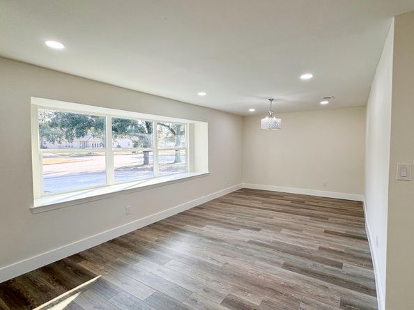 5814 W Bellfort Avenue, Houston TX 77035