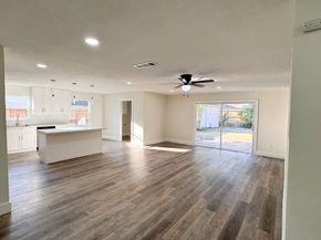 5814 W Bellfort Avenue, Houston TX 77035