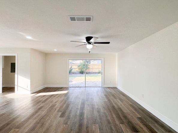5814 W Bellfort Avenue, Houston TX 77035