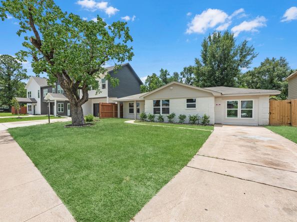 2515 Garapan Street, Houston TX 77091