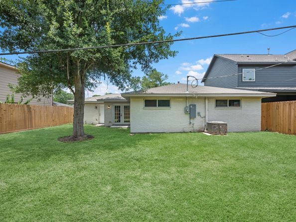 2515 Garapan Street, Houston TX 77091